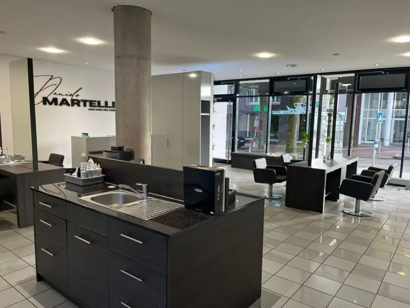 Professionelle Arbeitsplätze mit Blick auf die Rüttenscheider Straße